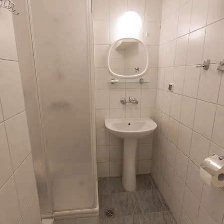 Ow Jaskolka 3*